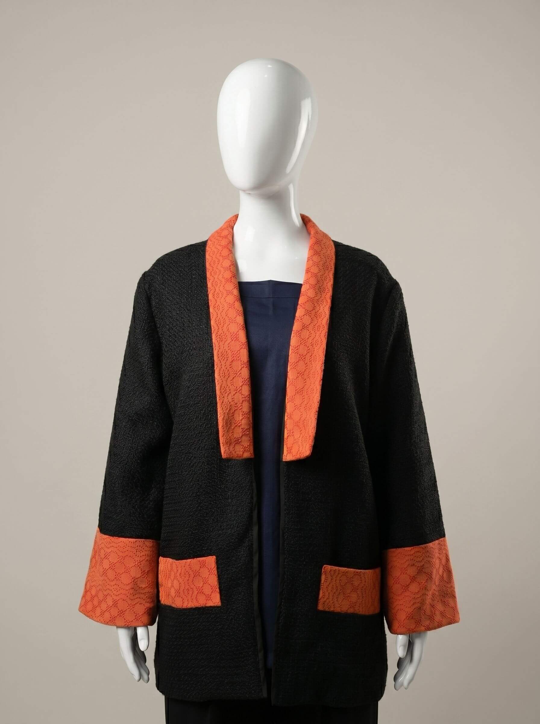 Leticia – Japanese-Inspired Kimono with Wide Sleeves and Inabel Accents - Image 3