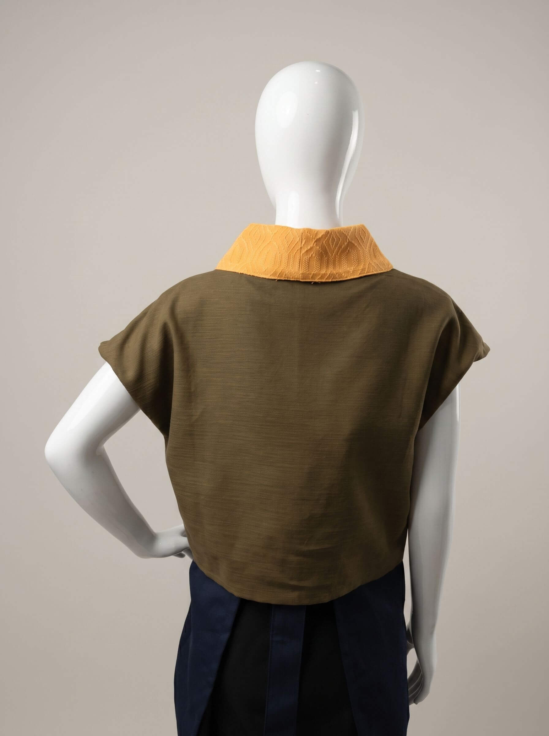 Vilma – Boxy Silhouette Blouse with Continuous Inabel Collar - Image 7